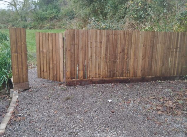 garden fencing bridgend